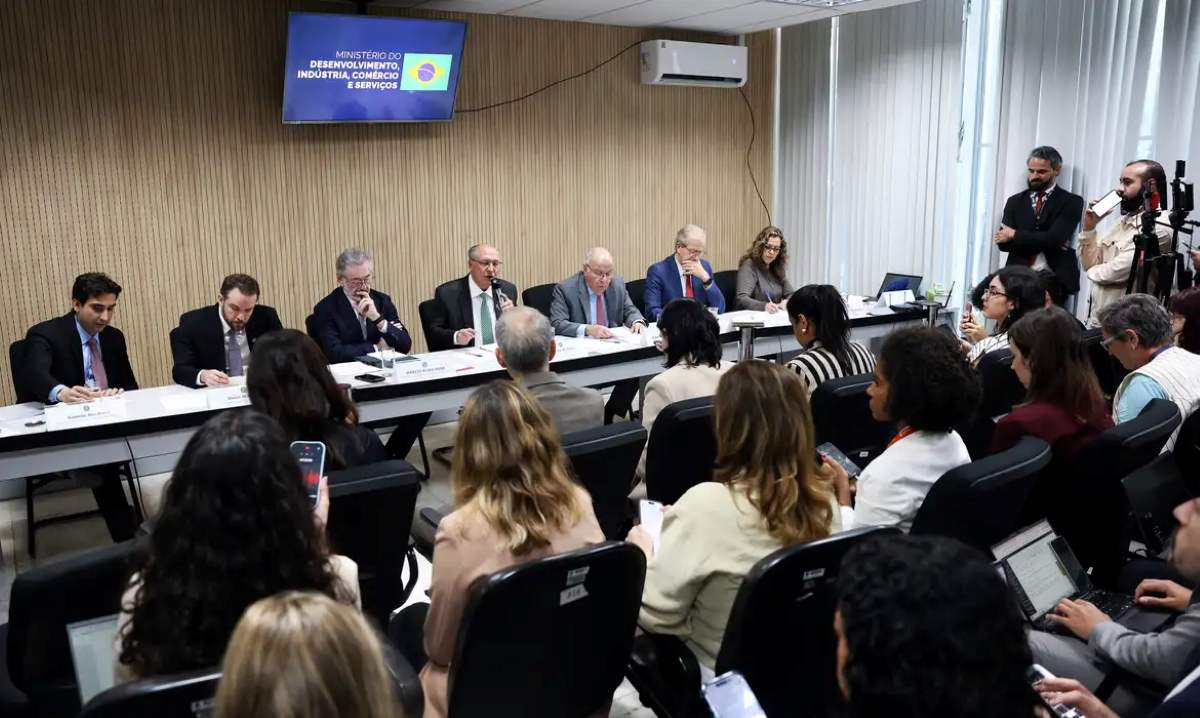 Coletiva após taxação dos Estados Unidos