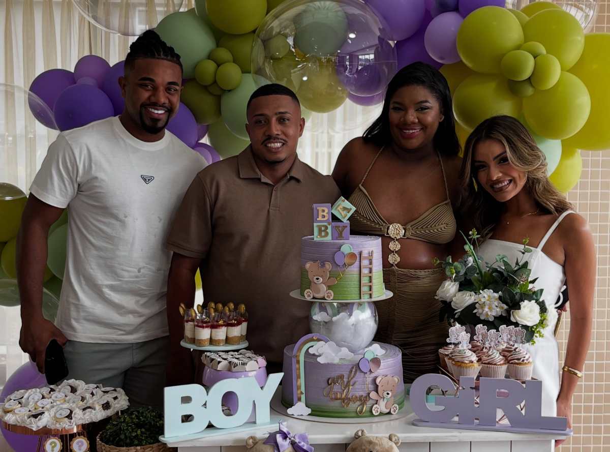 Davi Brito, Cleiton Souza, Raquel Brito e Emilly Araújo 