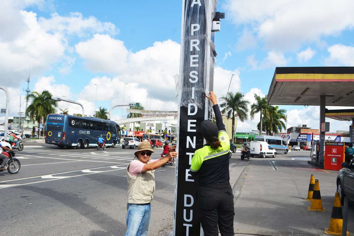 Direita livre entre a Avenida Presidente Dutra e a J.J. Seabra