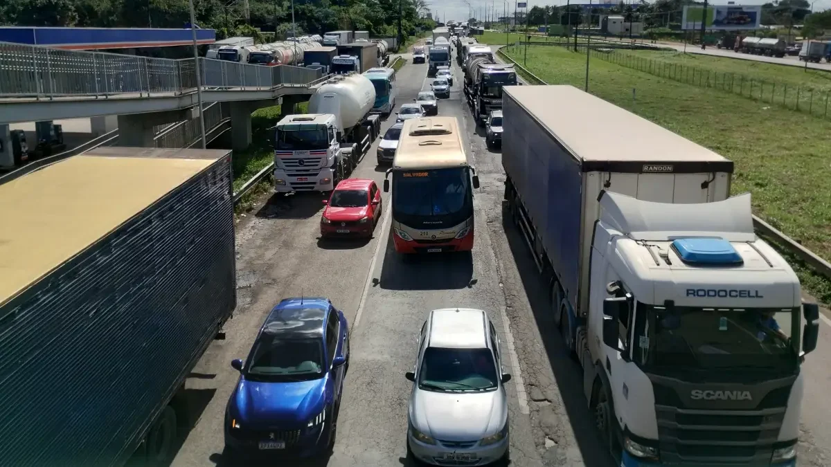 Engarrafamento na BR-324