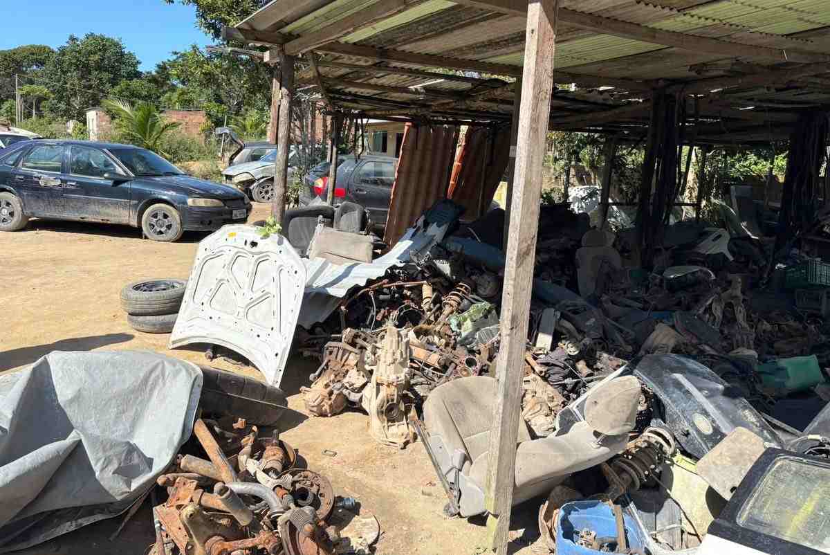 Oficina clandestina de veículos roubados em Porto Seguro