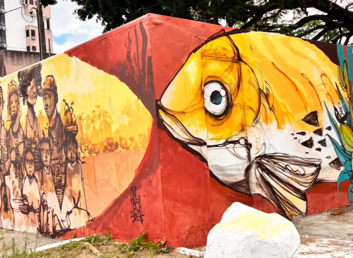 Painel retrata feirantes e valoriza a cultura popular de Feira de Santana
