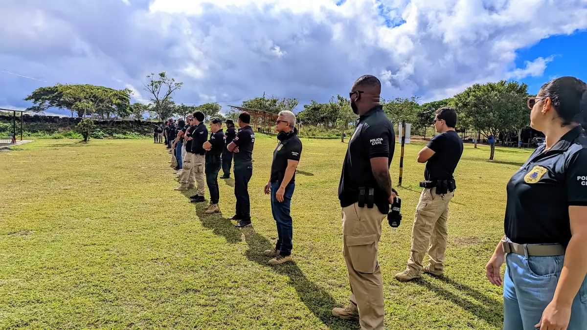 Delegados, investigadores e peritos participam de treinamento de tiro