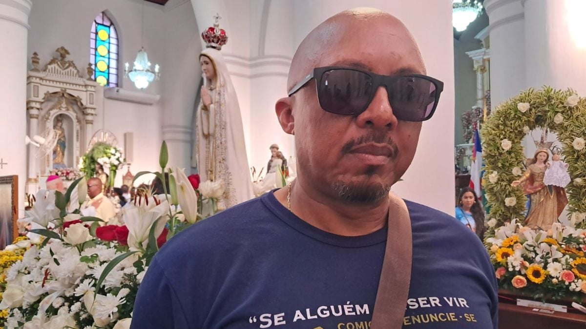 Procissão de Senhora Sant’Ana reúne dezenas de fiéis e encerra festa da padroeira em Feira
