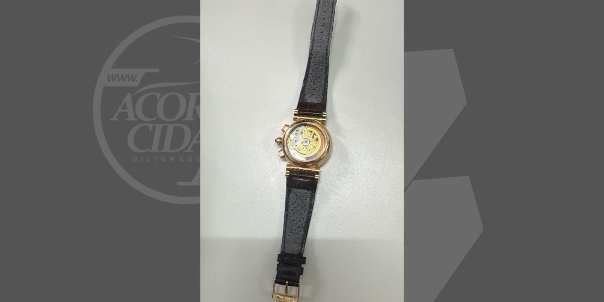 Relógio suíco avaliado em 100 mil furtado em praia do forte