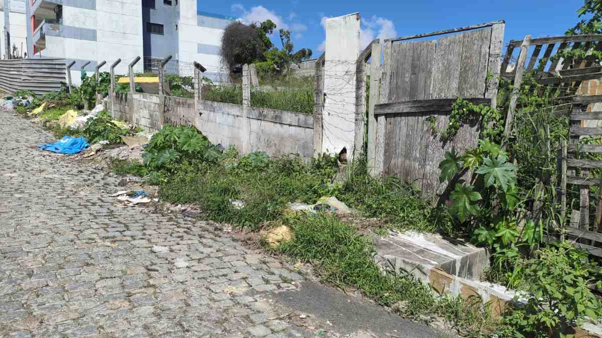 Rua Cabuçu, no centro