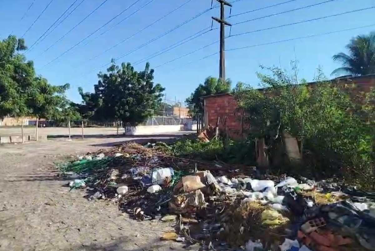 Rua Teodoro, no bairro Sítio Matias