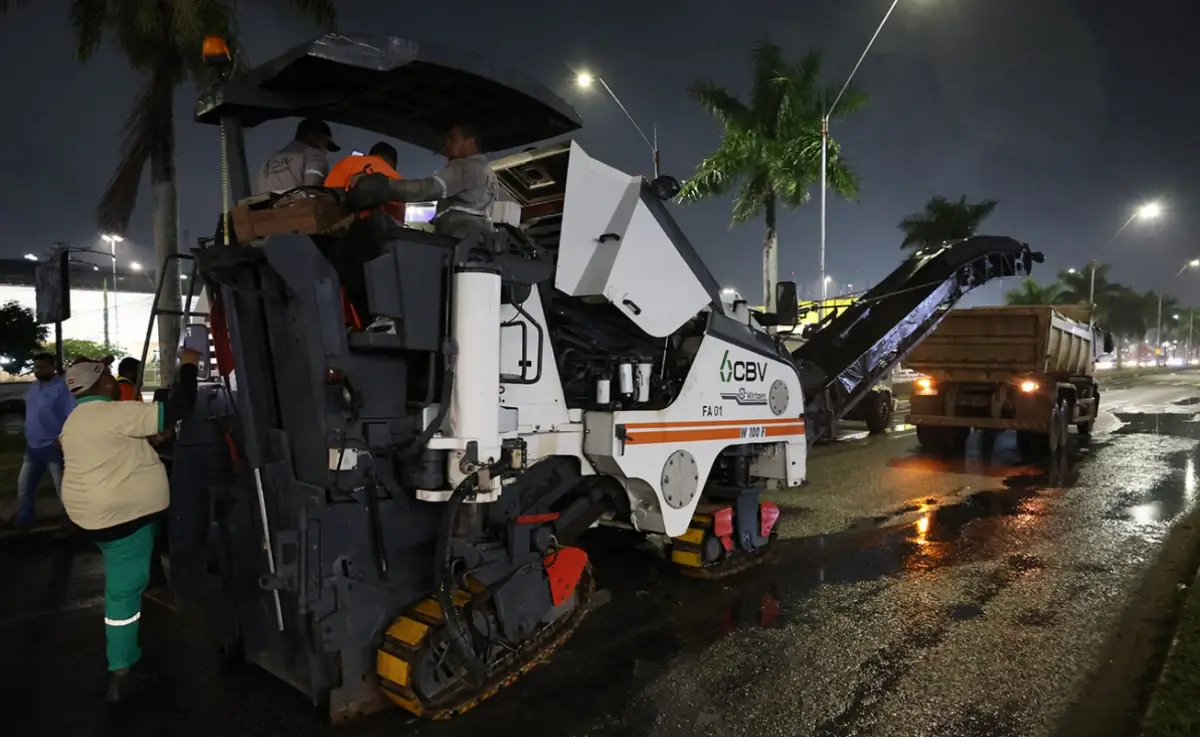 Recuperação do asfalto da Avenida Presidente Dutra é iniciado em Feira de Santana