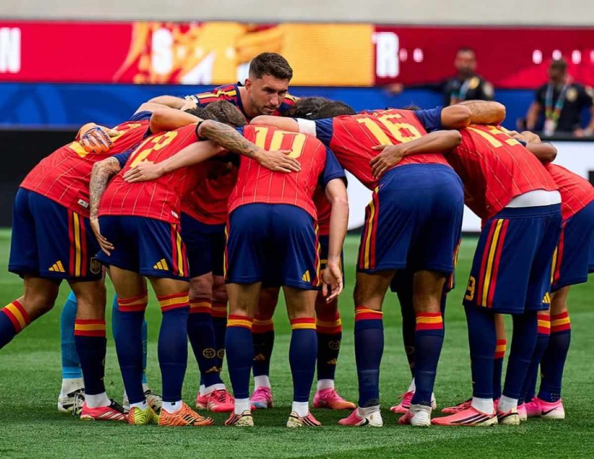 Seleção da Espanha em jogo contra a Áustria