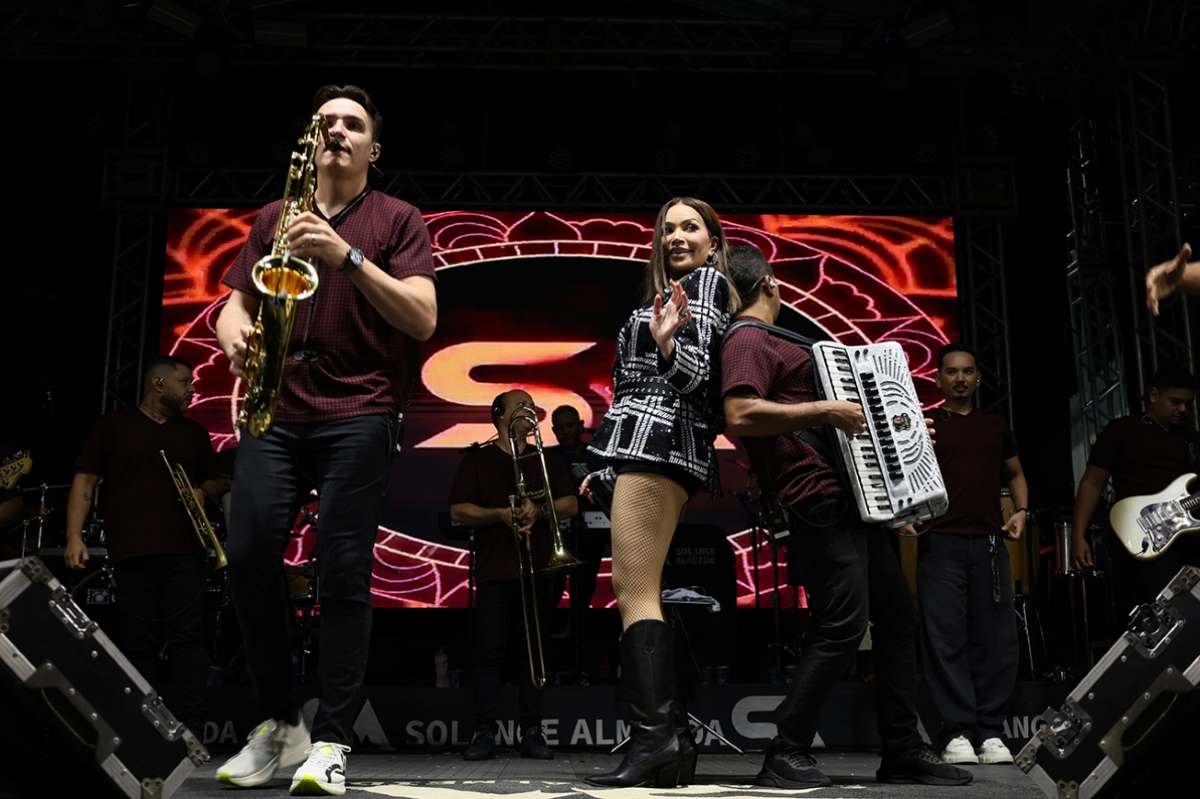Solange Almeida no São Pedro em Jaiba