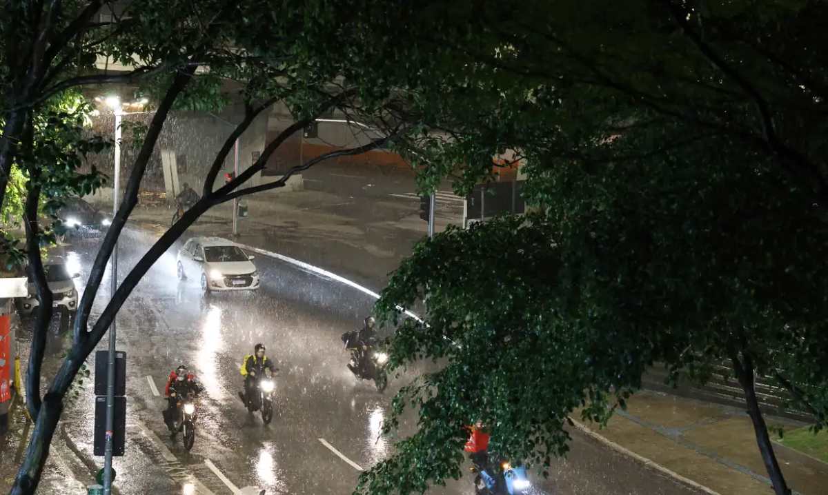 Ventania em SP_ foto Rovena Rosa Agência Brasil