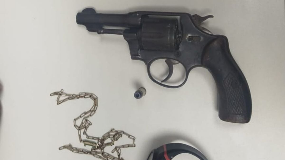 apreensão de moto roubada na Mangabeira arma de fogo