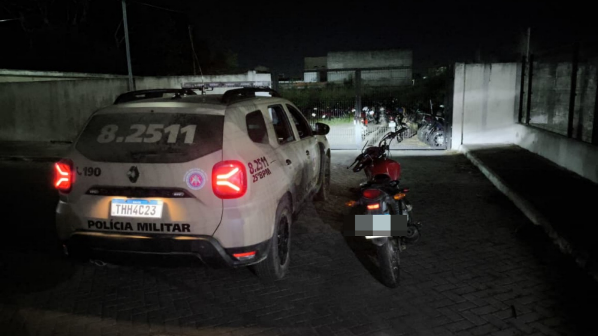 apreensão de moto roubada na Mangabeira arma de fogo