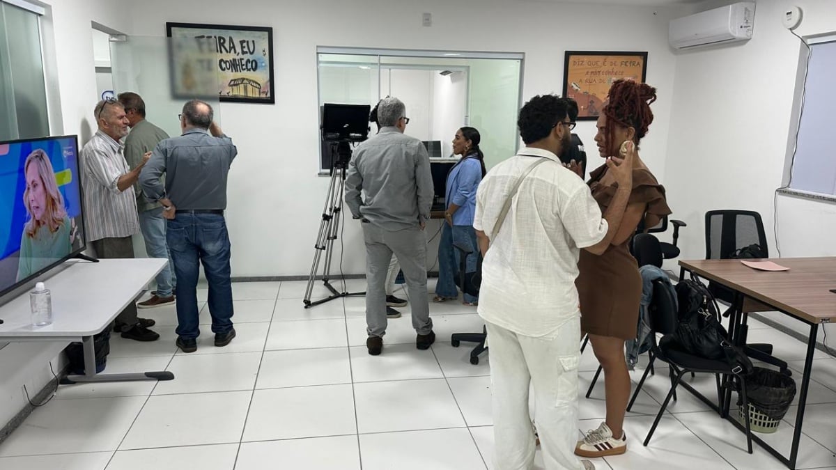cerimônia de reinauguração da TV Feira