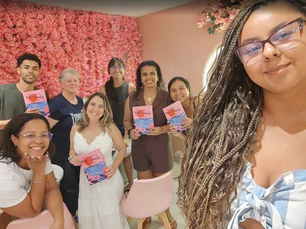 Clube do livro em Feira de Santana usa literatura para criar laços e combater a solidão na vida adulta