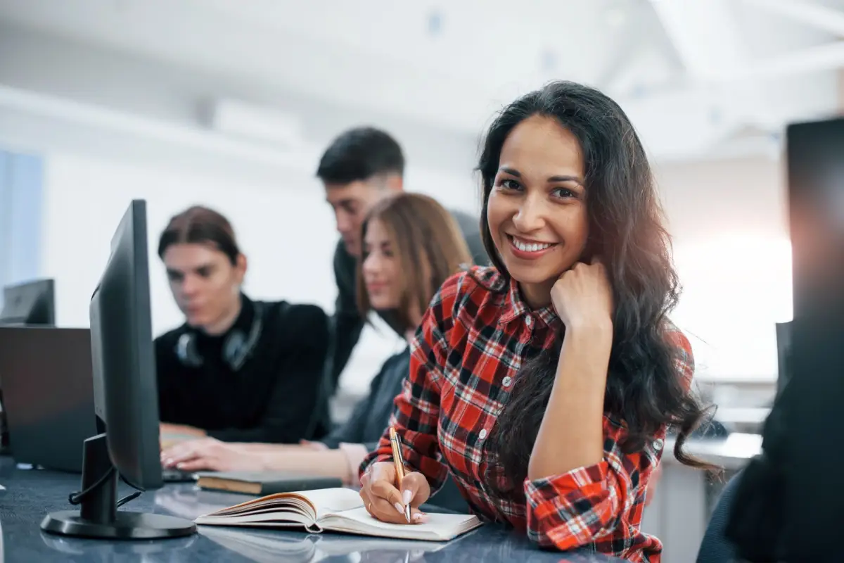 Universidade oferece cursos, oficinas e palestras gratuitas em Feira de Santana; veja como participar