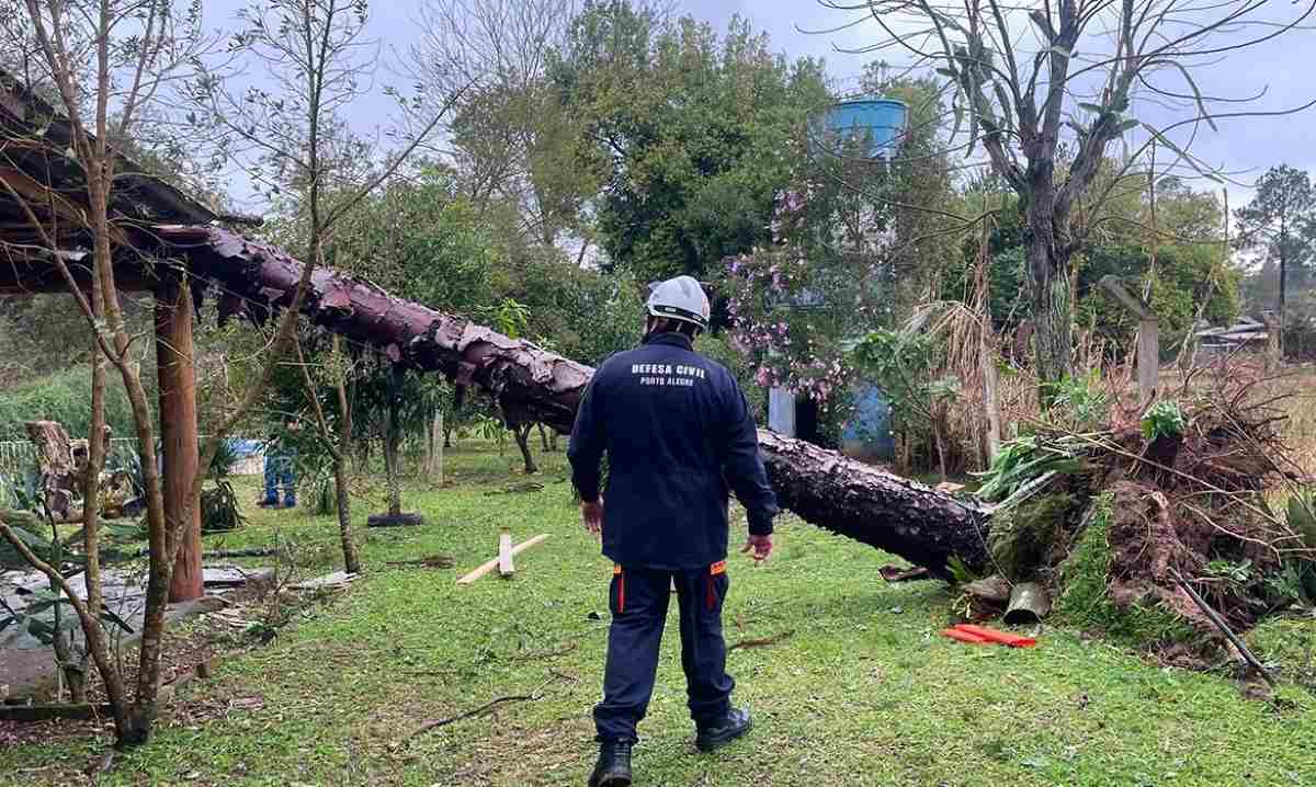 Tempestade com granizo deixa centenas de desabrigados no Rio Grande do Sul