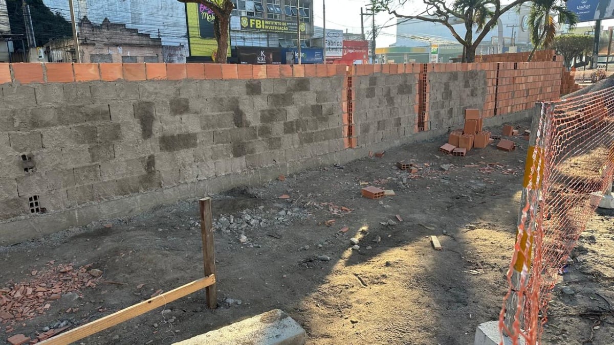obra reforma praça dos sapateiros os em Feira de Santana