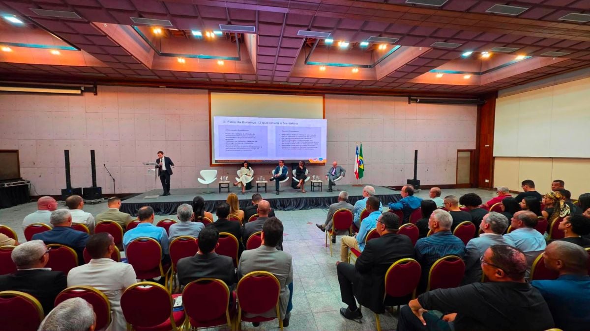 reuniao-palestra-debate-Salvador-democracia-representatividade-militares-foto-divulgacao-.jpg
