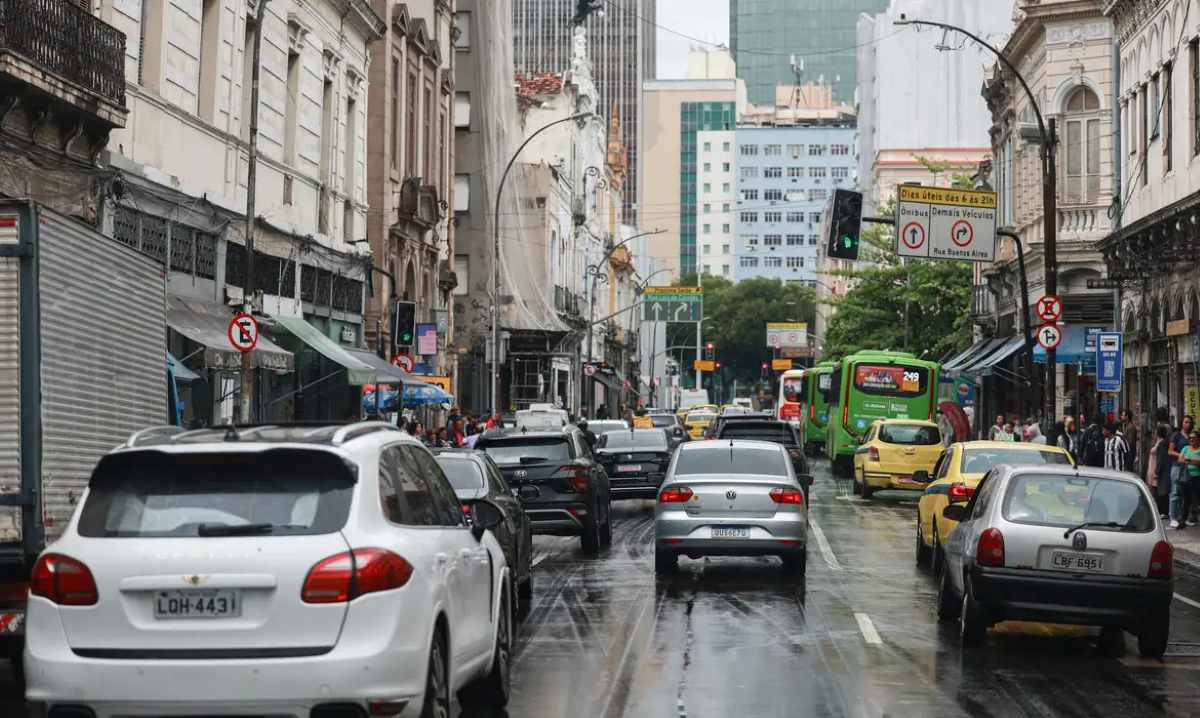 Adesivo eleitoral pode levar à perda da cobertura de seguro de veículos