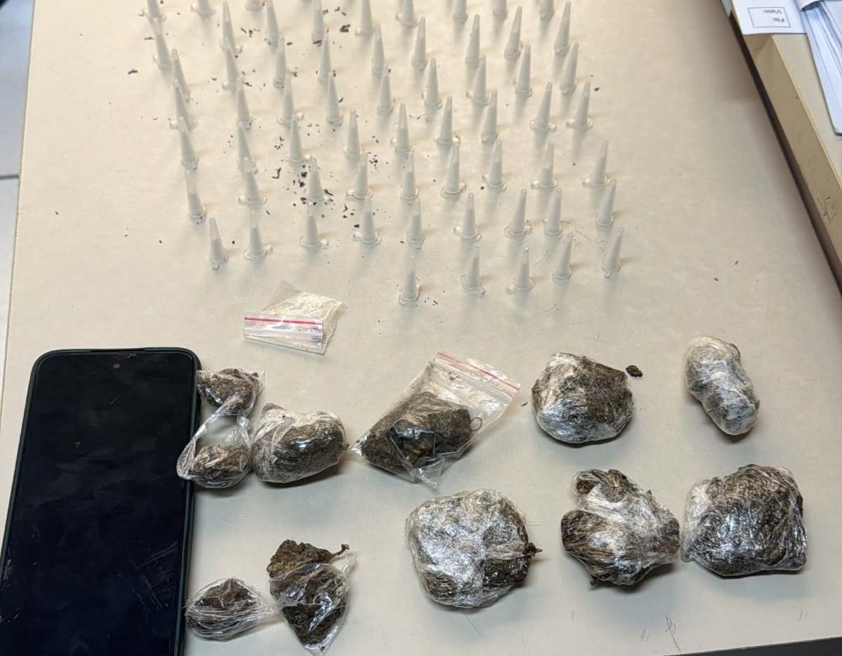 Apreensão de maconha e cocaína na Queimadinha