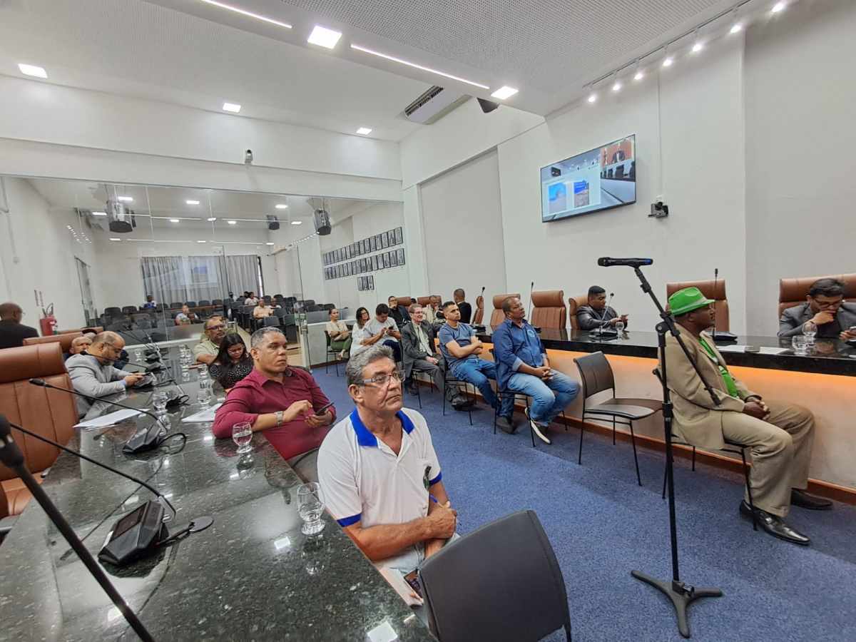 Audiência Pública na Câmara Municipal sobre o descarte irregular de lixo em Feira de Santana