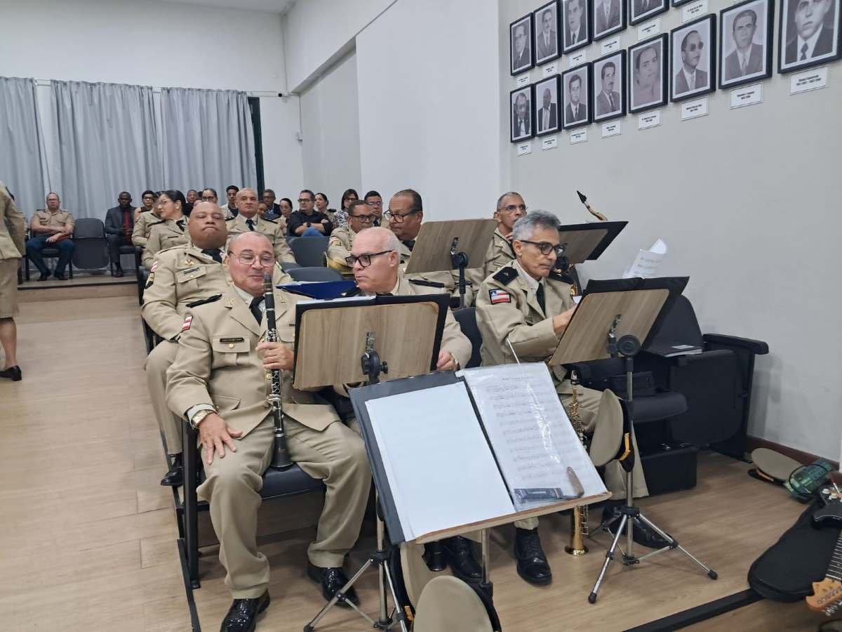 Câmara concede Título de Cidadão Feirense ao coronel Michel Müller, comandante do CPRL