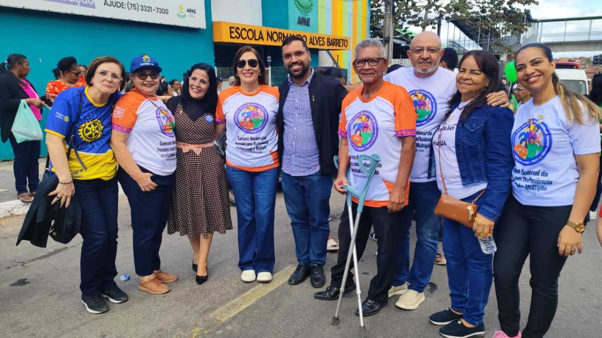Caminhada marca início da Semana da Pessoa com Deficiência em Feira de Santana