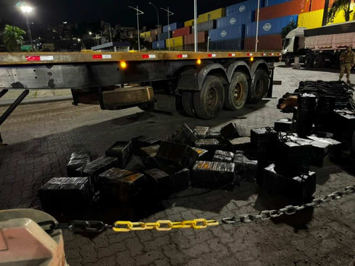Cerca de uma tonelada de cocaína que iria para a Europa é apreendida no Porto de Salvador
