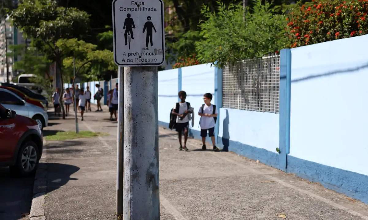 Crianças - escola