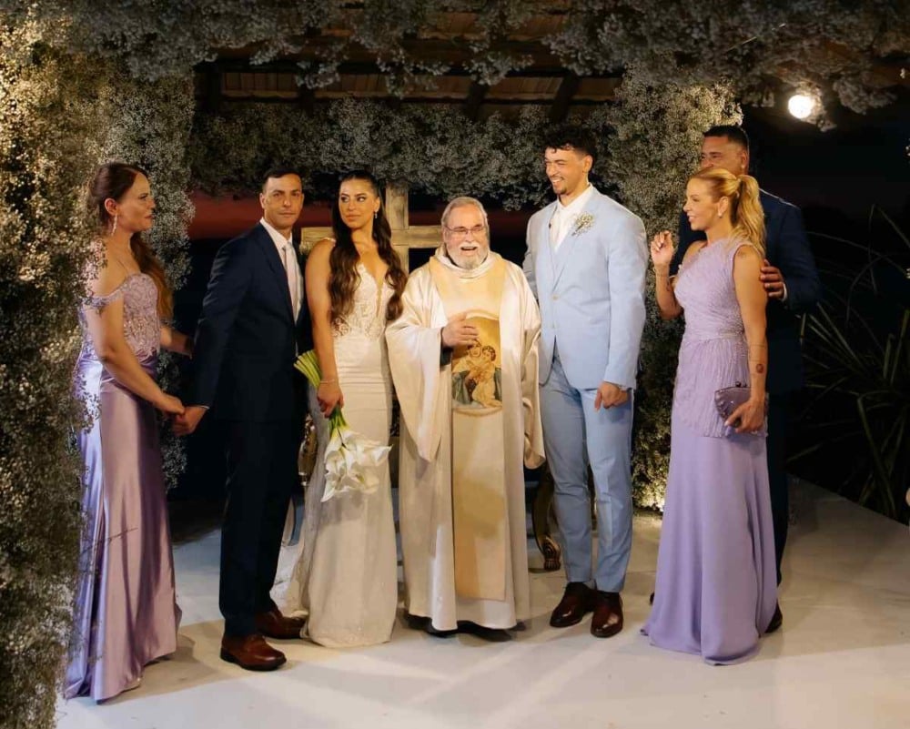 Filho de Xanddy Harmonia e Carla Perez se casa com dominicana em ilha particular Filho de Xanddy Harmonia e Carla Perez se casa com dominicana em ilha particular