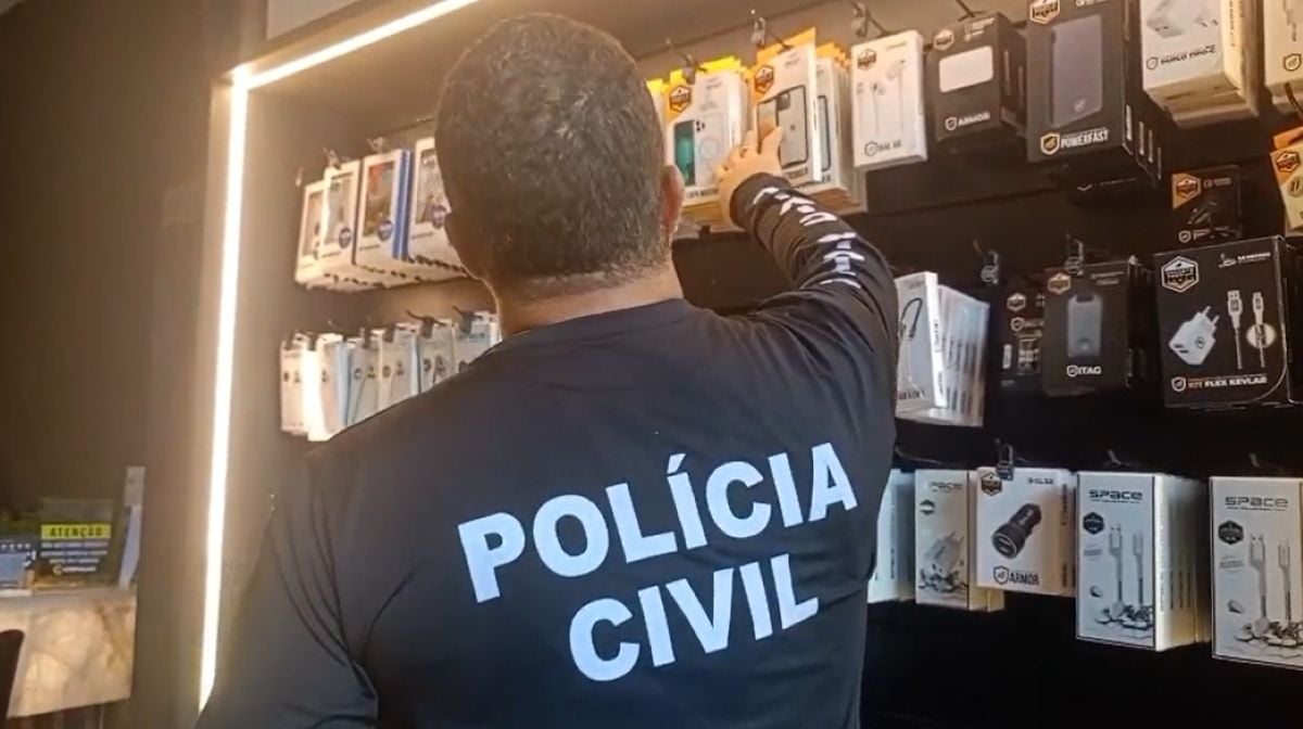 Lojas do centro de Feira de Santana tem diversos produtos apreendidos durante Operação Mobile