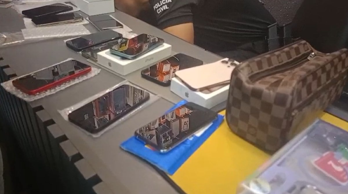 Lojas do centro de Feira de Santana tem diversos produtos apreendidos durante Operação Mobile