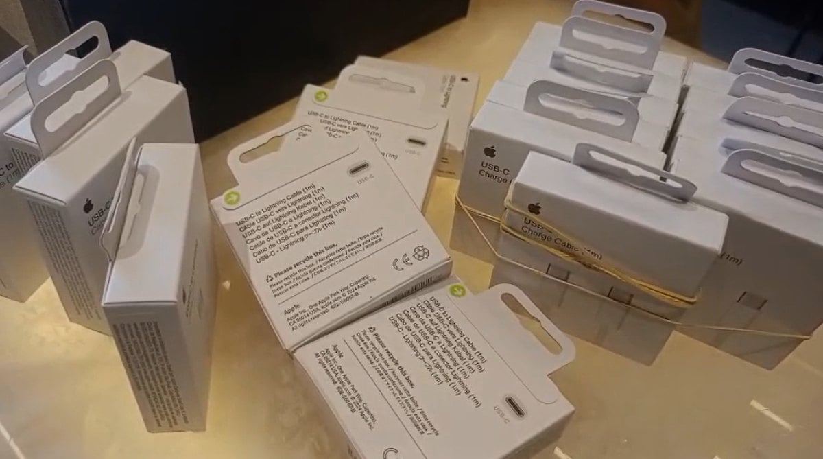 Lojas do centro de Feira de Santana tem diversos produtos apreendidos durante Operação Mobile