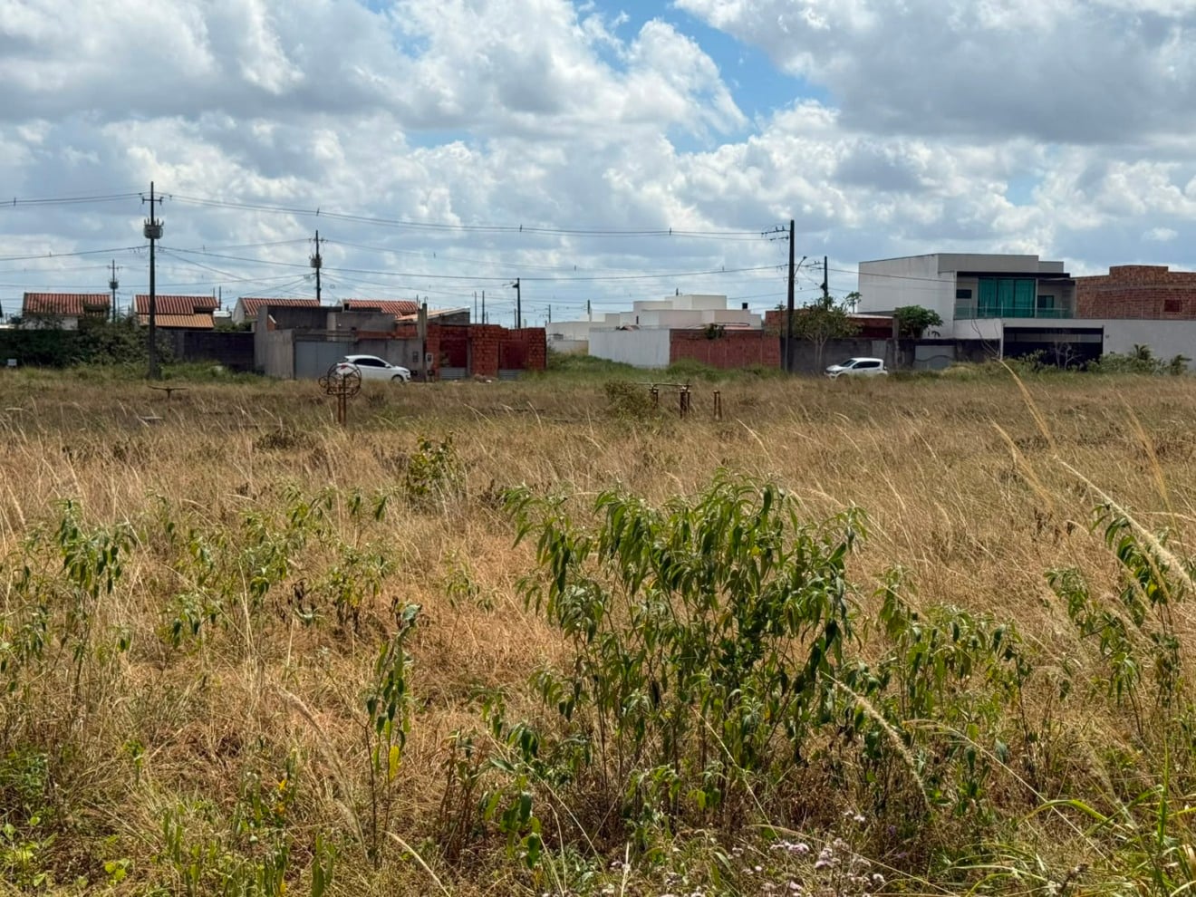 Loteamento Veredas, no bairro Registro