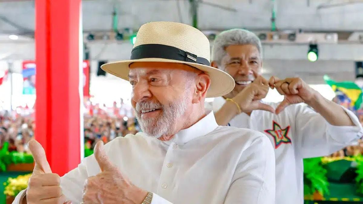 Lula e Jerônimo durante convenção do PT em Salvador