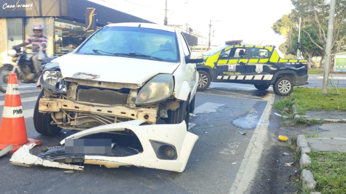Motoboy morre após ser atingido por carro em avenida de Feira de Santana