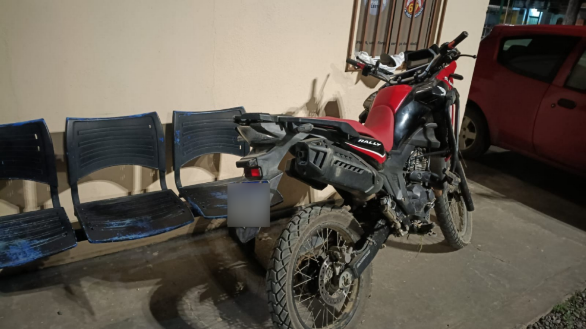 Motocicleta encontrada na estrada do Besouro Distrito de Maria Quitéria em Feira de Santana corpo mulher morta