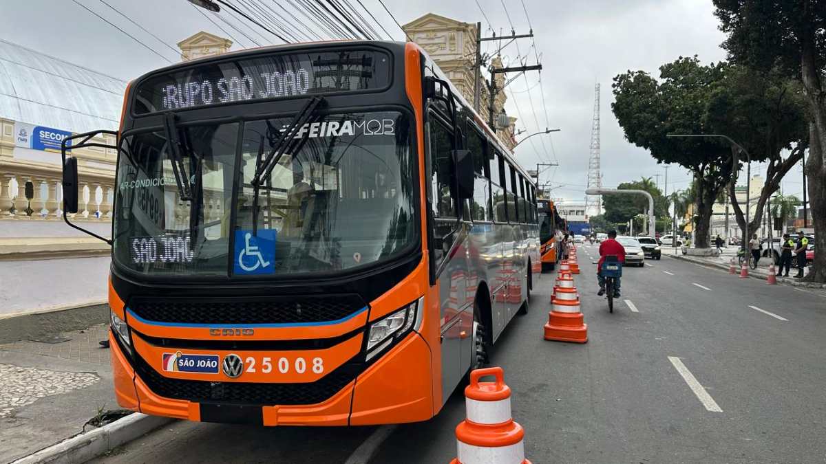 Novos ônibus em Feira de Santana