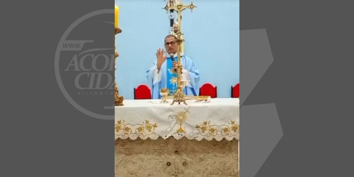 Padre em missa interrompida por troca de tiros