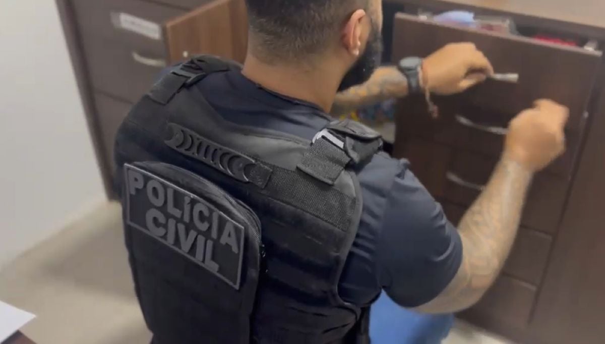 Polícia Civil apreende materiais usados em esquema de golpes contra idosos