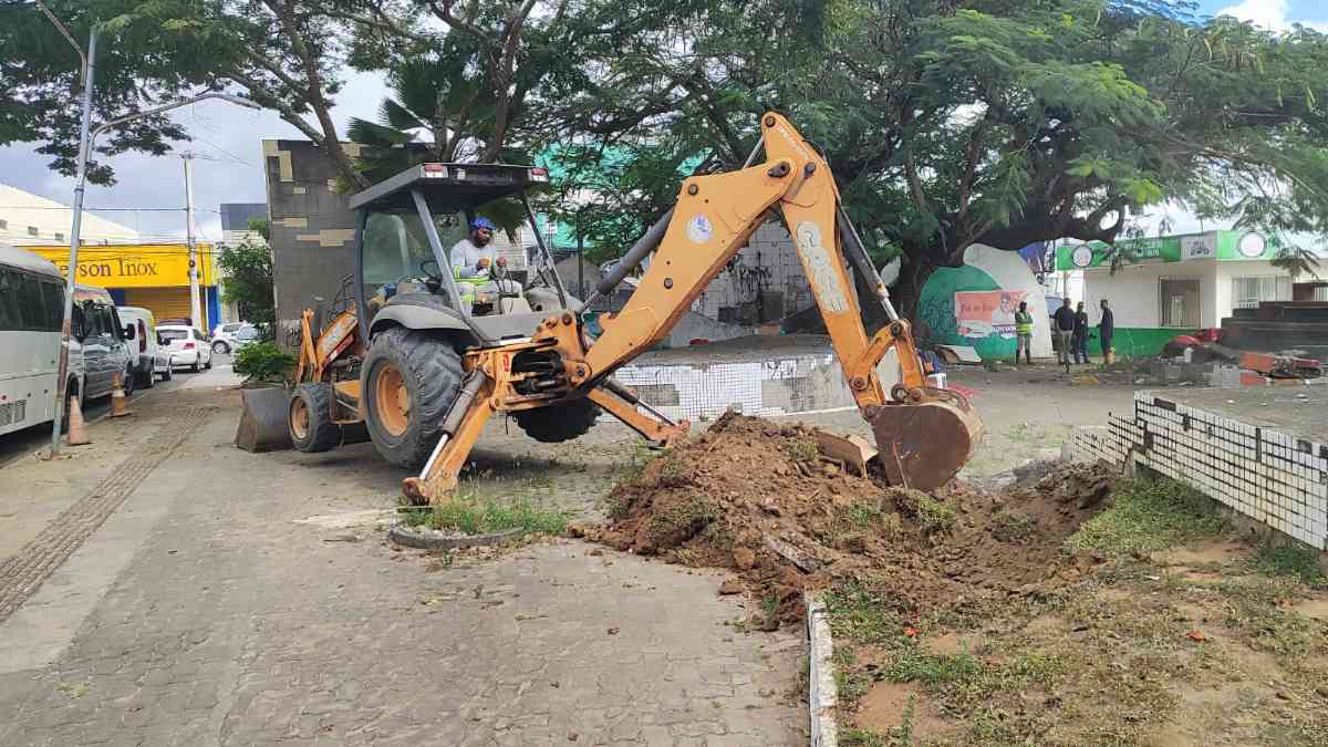 Reforma da Praça João Barbosa de Carvalho, conhecida como Praça do Fórum