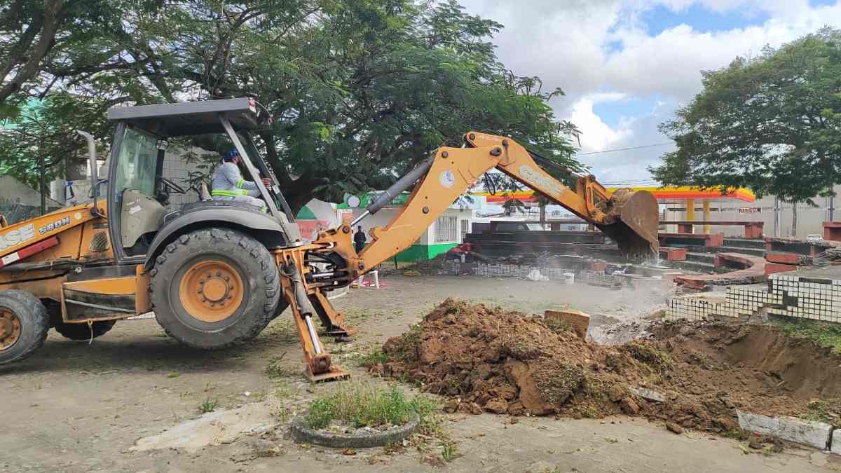 Reforma da Praça João Barbosa de Carvalho, conhecida como Praça do Fórum