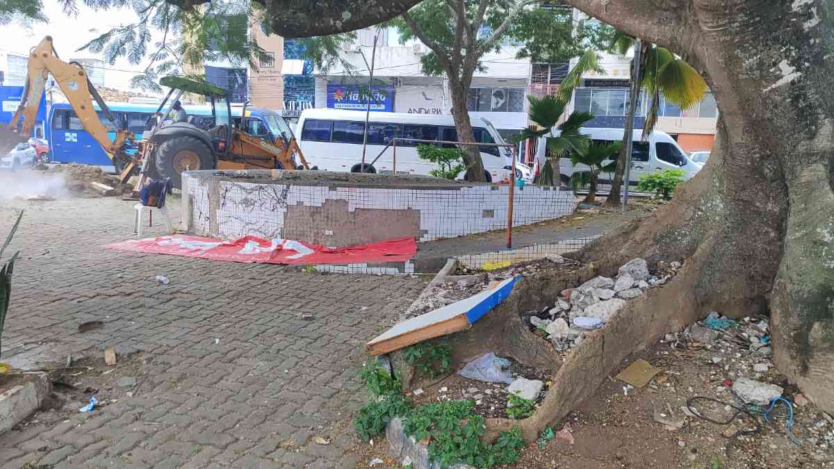 Reforma da Praça João Barbosa de Carvalho, conhecida como Praça do Fórum
