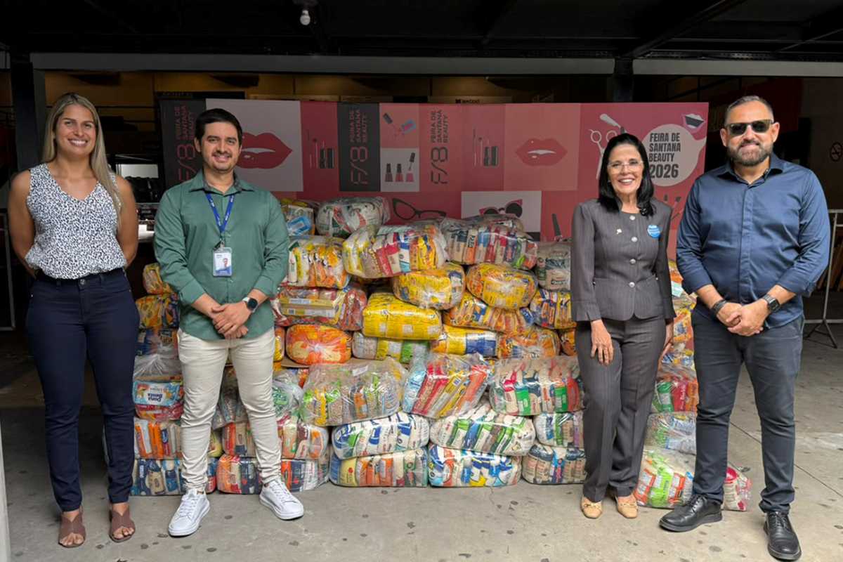 Secretaria de Desenvolvimento Social recebe alimentos doados durante a Feira de Santana Beauty