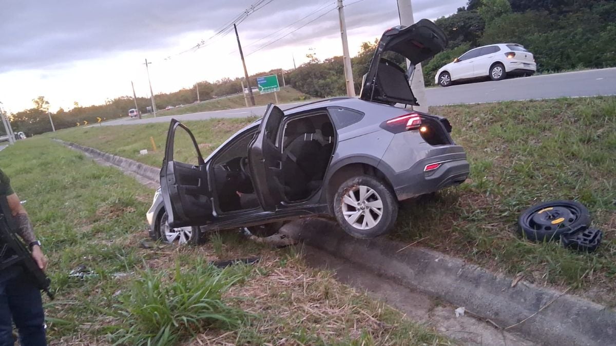 Suspeito de roubo de veículos morre em confronto com a Polícia Civil em Camaçari