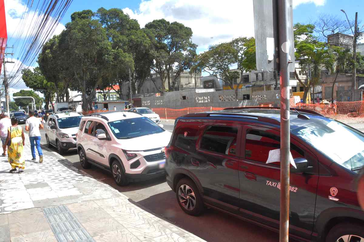 Táxi - ponto de táxi - centro de Feira de Santana