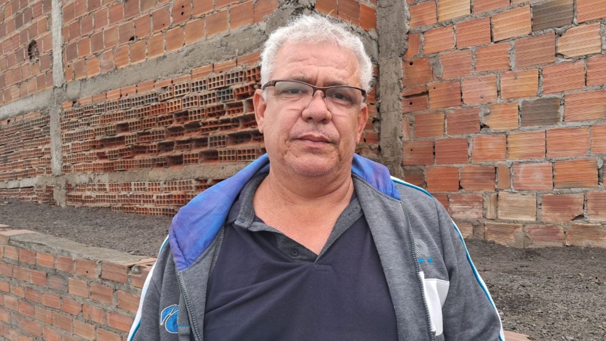 caminhão acidente com cavalo na BR-324 em Feira de Santana