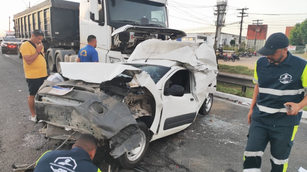 colisão engavetamento br-324