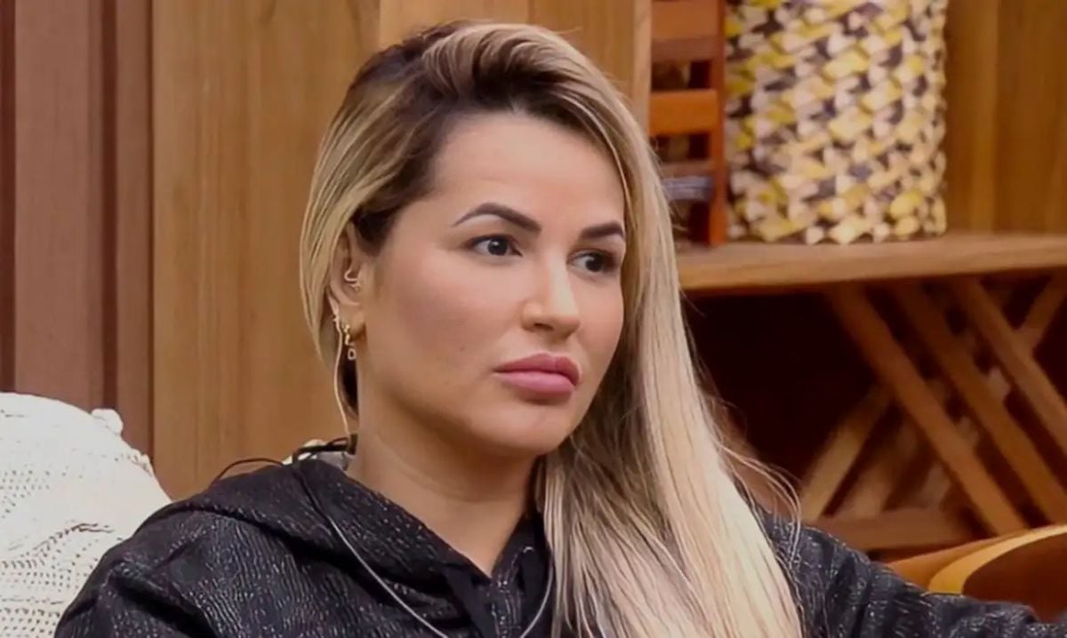 Deolane Bezerra